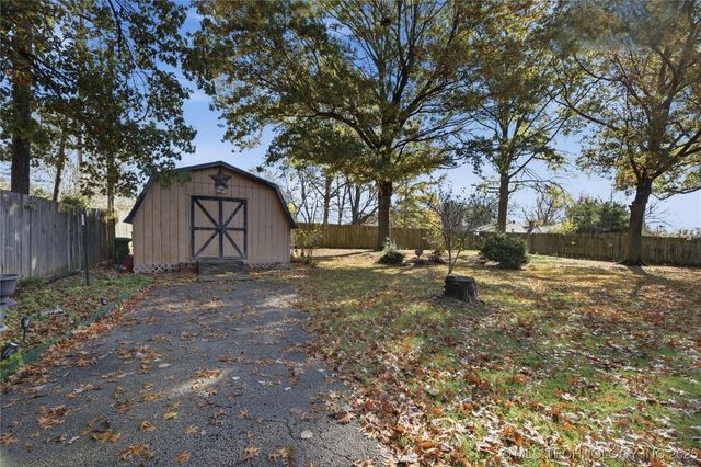 1210 Parkland Avenue, Claremore, OK 74017