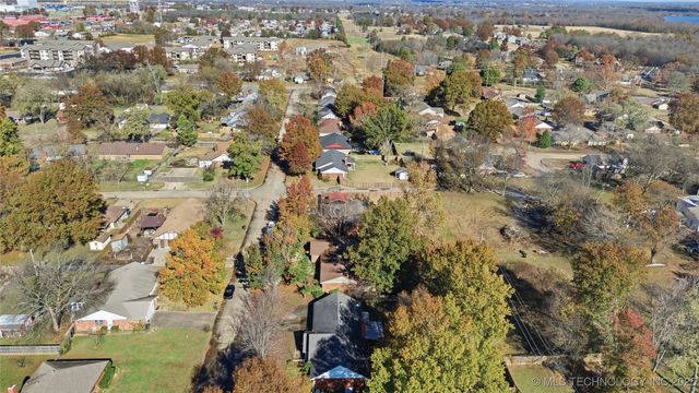 1210 Parkland Avenue, Claremore, OK 74017