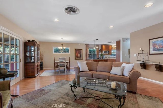 6127 Laurelgrove, Valley Glen, CA 91606