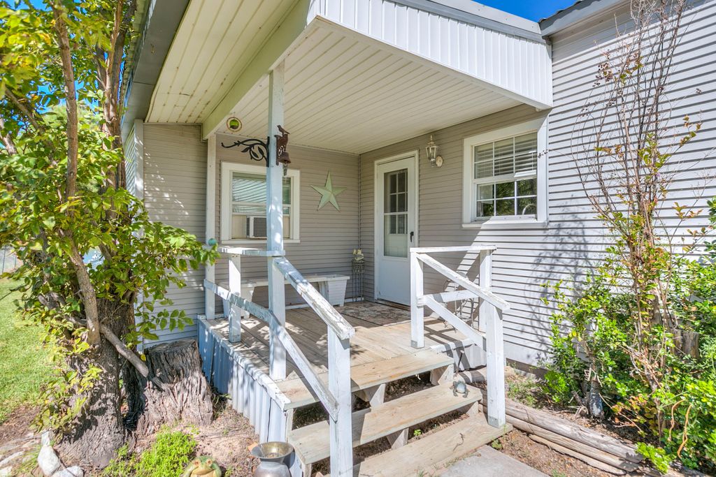 Image 2 of property listing at 2330 Fisherman's Road, San Angelo, TX 76904