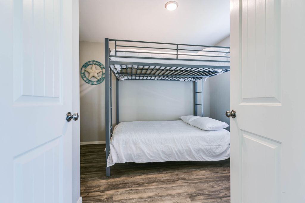 Image 20 of property listing at 2330 Fisherman's Road, San Angelo, TX 76904