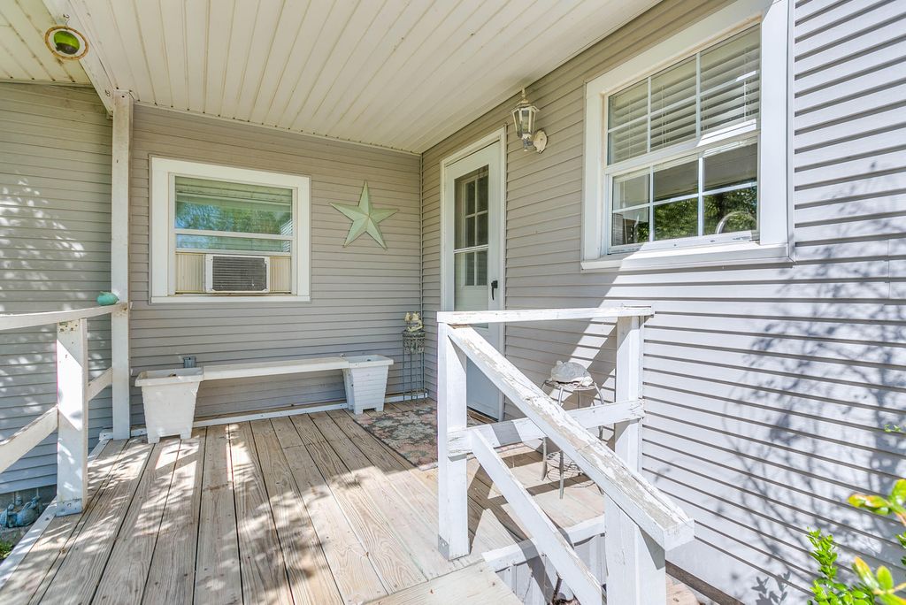 Image 3 of property listing at 2330 Fisherman's Road, San Angelo, TX 76904