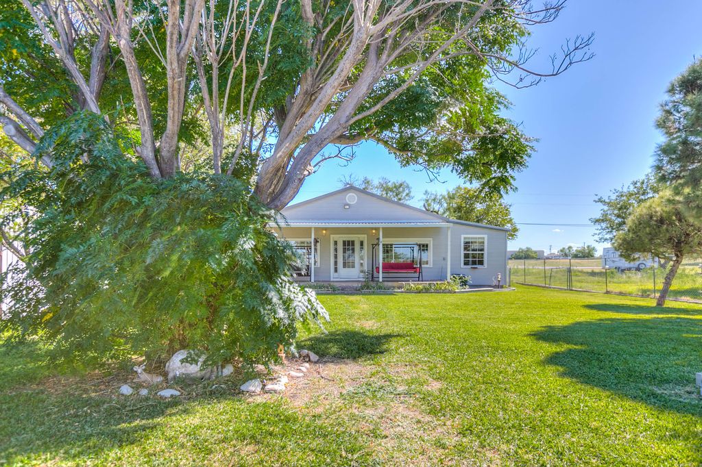 Image 7 of property listing at 2330 Fisherman's Road, San Angelo, TX 76904