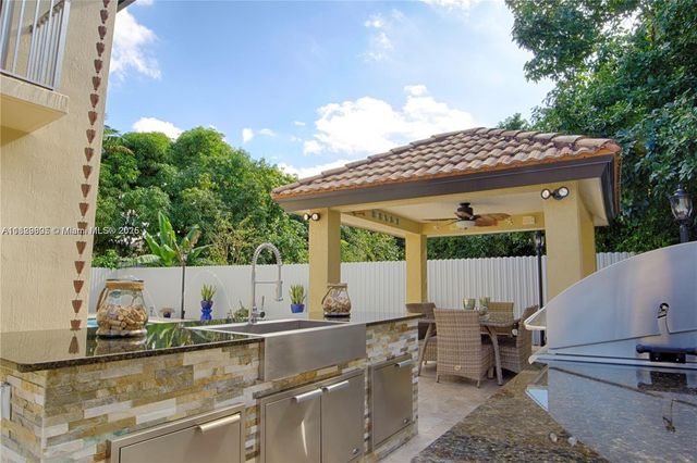 14432 SW 38th Ln, Miami, FL 33175