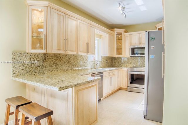 14432 SW 38th Ln, Miami, FL 33175