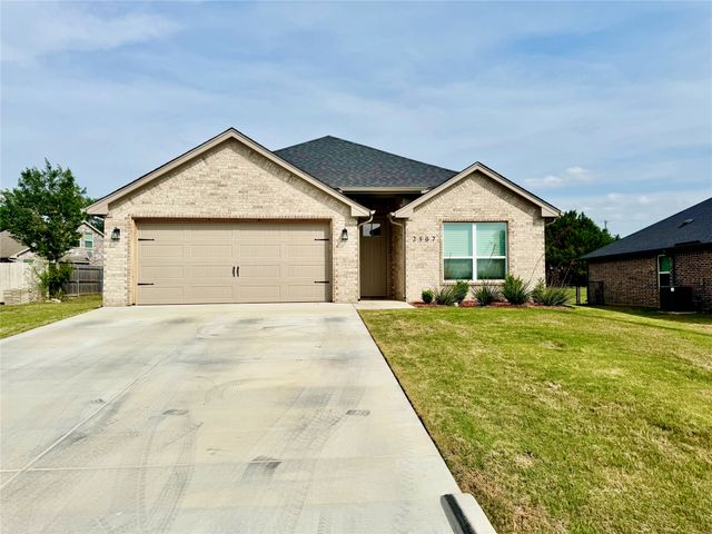 2507 Christine Drive, Granbury, TX 76048