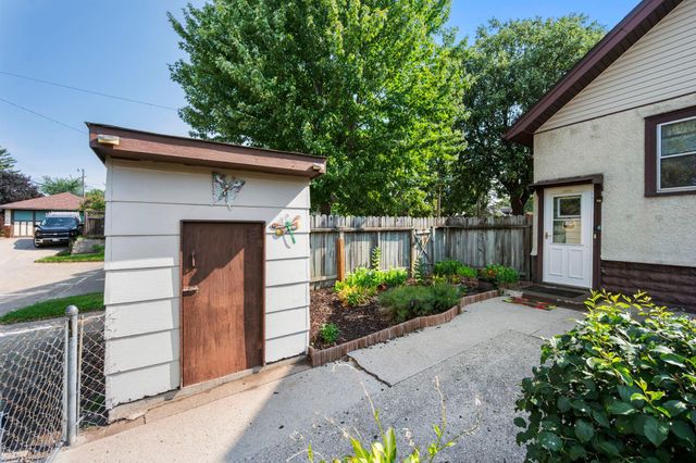 3700 16th Avenue S, Minneapolis, MN 55407