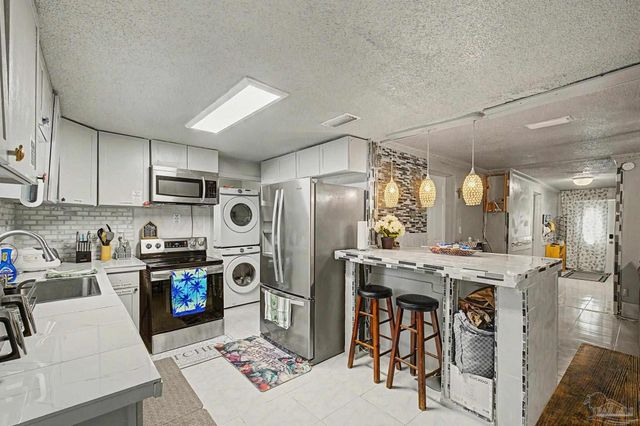 1731 Savage Ln, Pensacola, FL 32505
