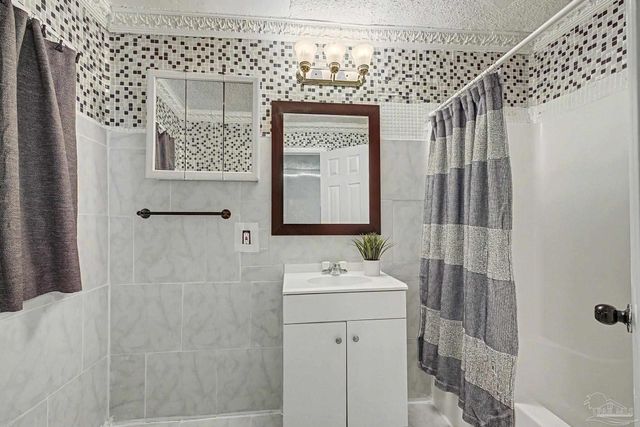 1731 Savage Ln, Pensacola, FL 32505