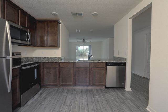 30 Riviere Ln, Palm Coast, FL 32164