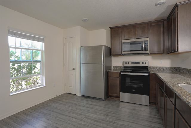 30 Riviere Ln, Palm Coast, FL 32164