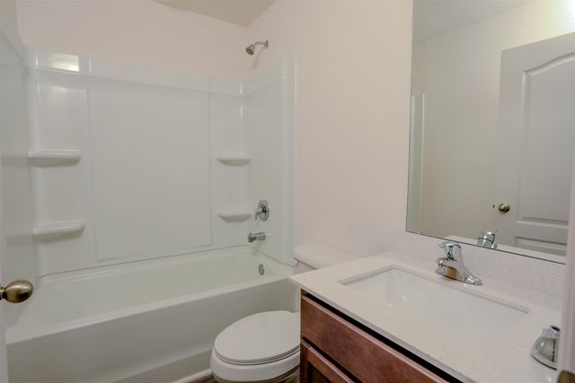 30 Riviere Ln, Palm Coast, FL 32164