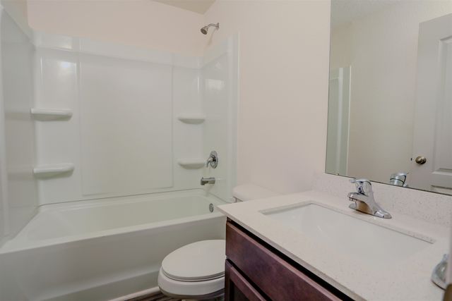 30 Riviere Ln, Palm Coast, FL 32164