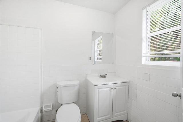 10019 N JASMINE AVENUE, Tampa, FL 33612