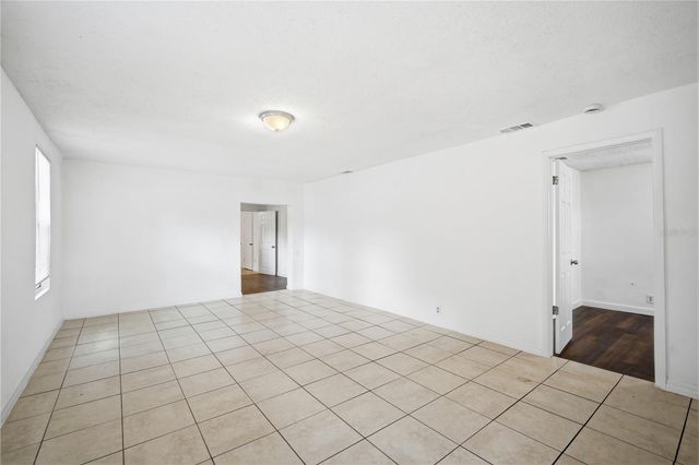 10019 N JASMINE AVENUE, Tampa, FL 33612