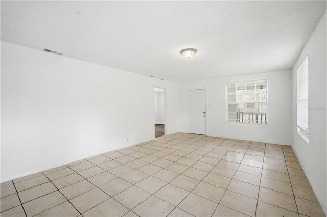 10019 N JASMINE AVENUE, Tampa, FL 33612