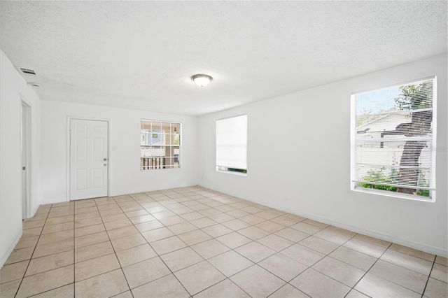 10019 N JASMINE AVENUE, Tampa, FL 33612