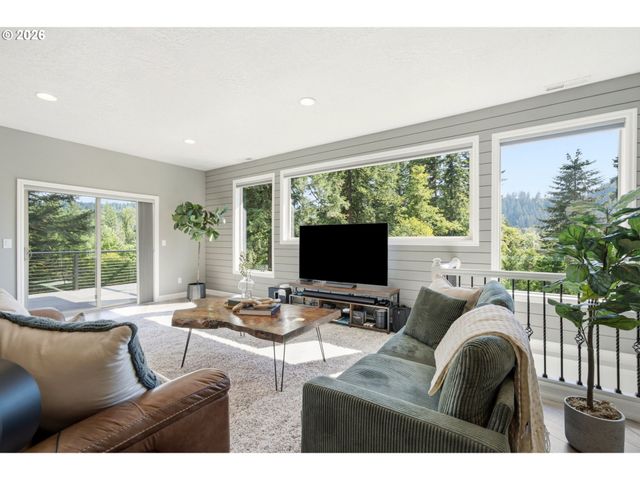 201 THOMPSON Dr, Washougal, WA 98671