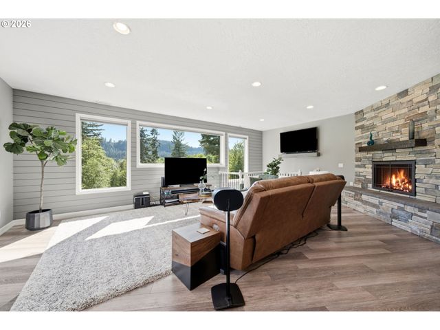 201 THOMPSON Dr, Washougal, WA 98671