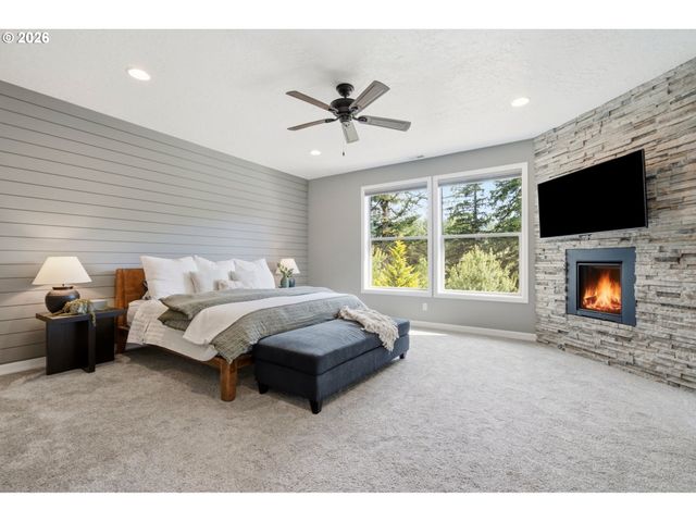 201 THOMPSON Dr, Washougal, WA 98671