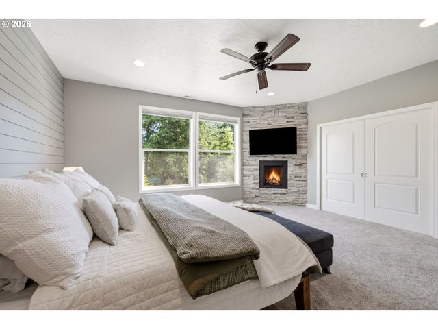 201 THOMPSON Dr, Washougal, WA 98671