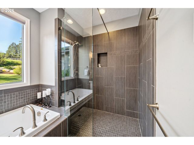 201 THOMPSON Dr, Washougal, WA 98671