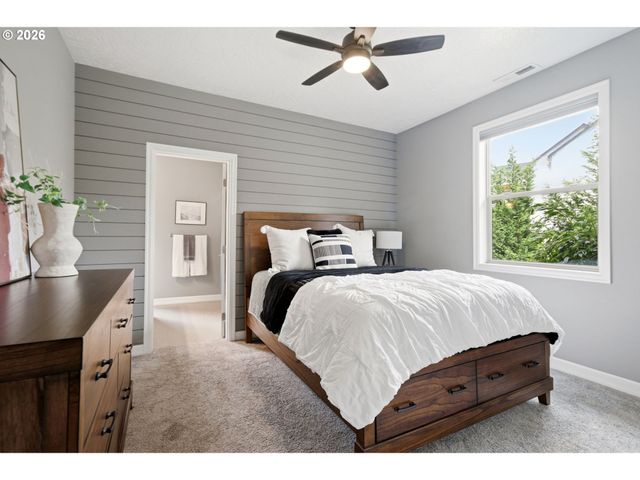 201 THOMPSON Dr, Washougal, WA 98671