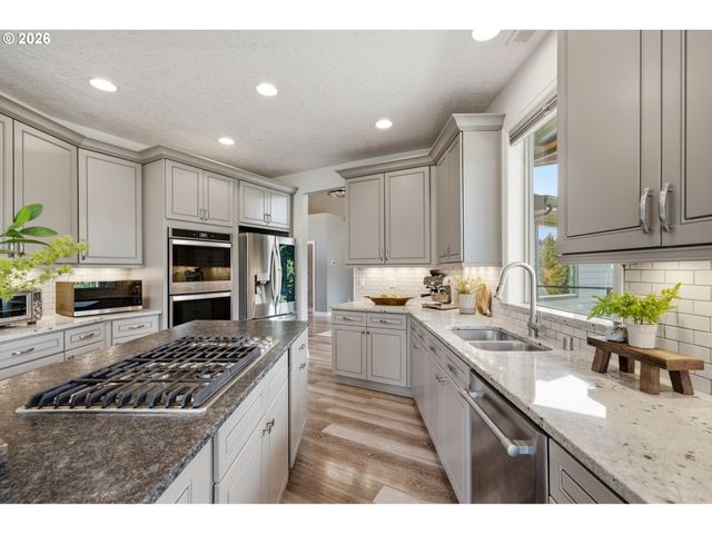 201 THOMPSON Dr, Washougal, WA 98671