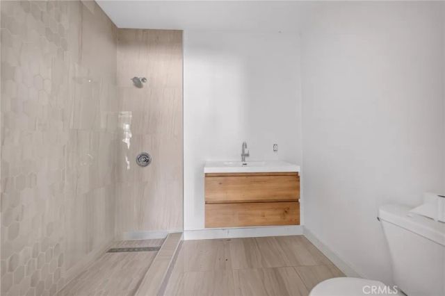 1305 W 46th, Los Angeles, CA 90037