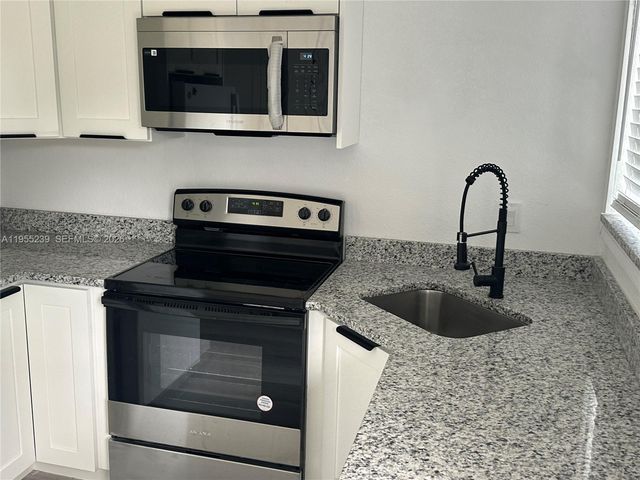 1308 NW 13th Ct, Fort Lauderdale, FL 33311