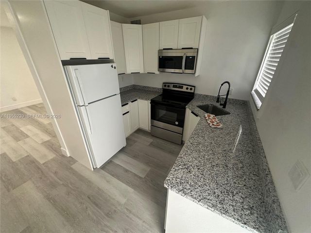 1308 NW 13th Ct, Fort Lauderdale, FL 33311