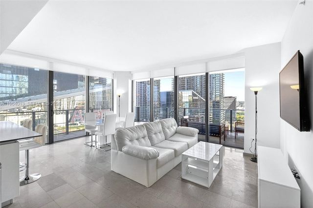 68 SE 6th St 1702, Miami, FL 33131