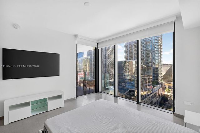 68 SE 6th St 1702, Miami, FL 33131