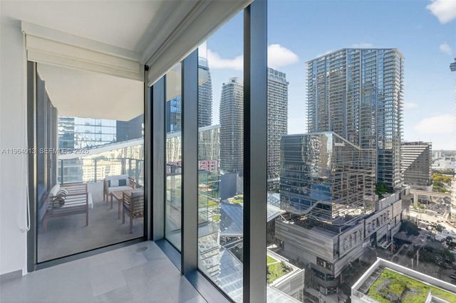 68 SE 6th St 1702, Miami, FL 33131