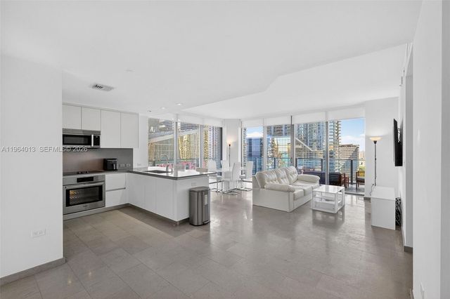 68 SE 6th St 1702, Miami, FL 33131