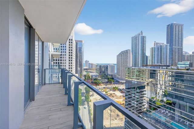 68 SE 6th St 1702, Miami, FL 33131