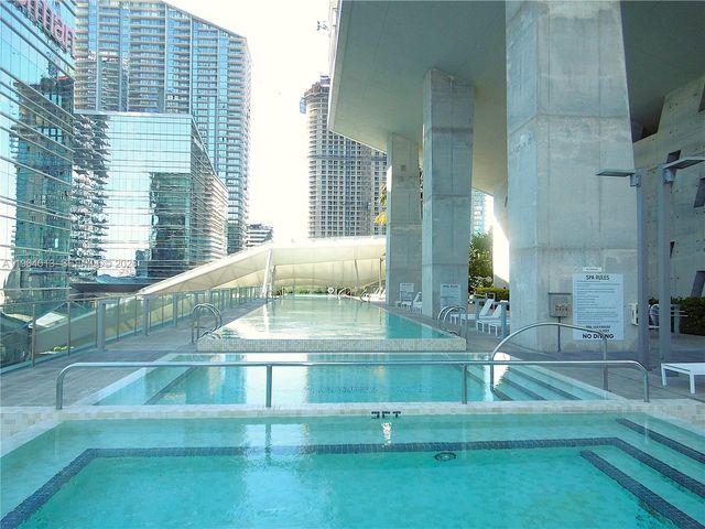 68 SE 6th St 1702, Miami, FL 33131