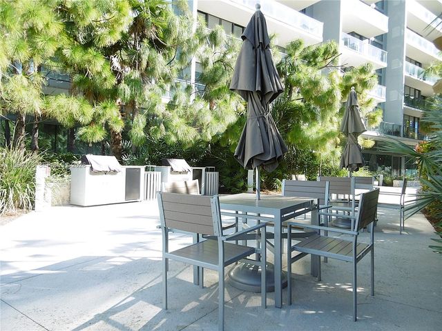 68 SE 6th St 1702, Miami, FL 33131