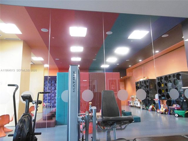 68 SE 6th St 1702, Miami, FL 33131