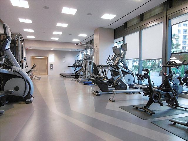 68 SE 6th St 1702, Miami, FL 33131