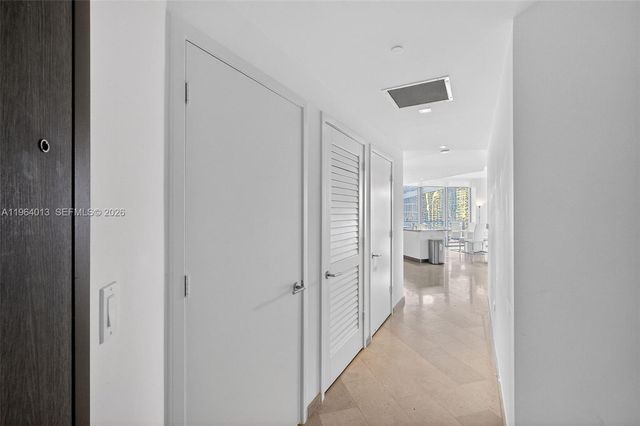 68 SE 6th St 1702, Miami, FL 33131