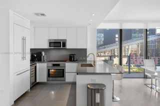 68 SE 6th St 1702, Miami, FL 33131