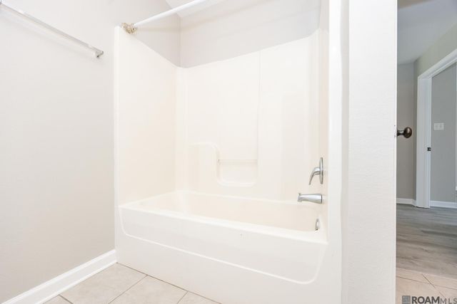 11297 Shady Bend Dr, Denham Springs, LA 70726