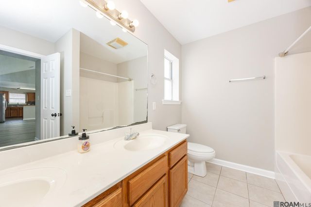 11297 Shady Bend Dr, Denham Springs, LA 70726