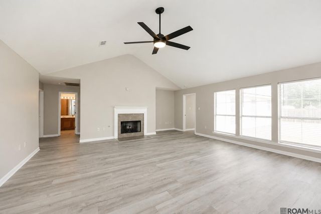 11297 Shady Bend Dr, Denham Springs, LA 70726