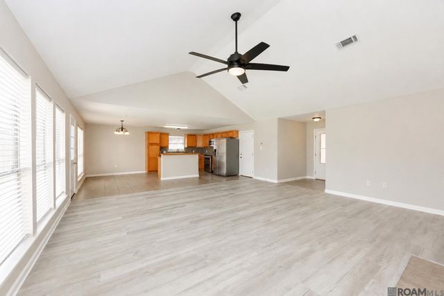 11297 Shady Bend Dr, Denham Springs, LA 70726