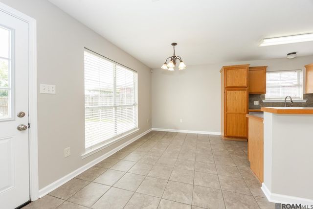 11297 Shady Bend Dr, Denham Springs, LA 70726