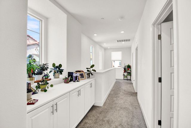 8985 Upbeat Way, Elk Grove, CA 95757