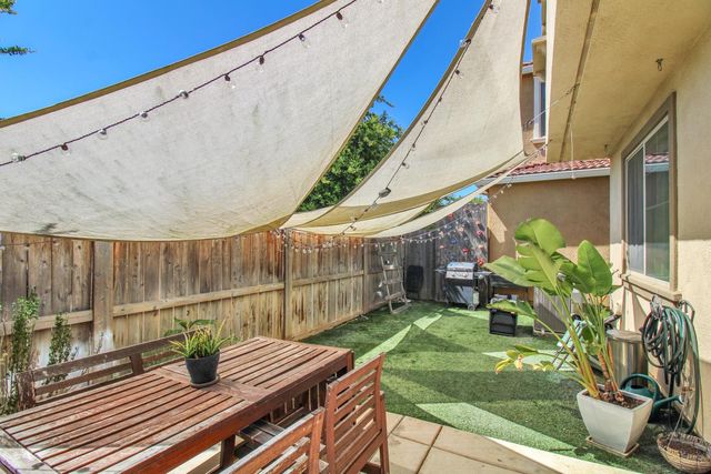 8985 Upbeat Way, Elk Grove, CA 95757