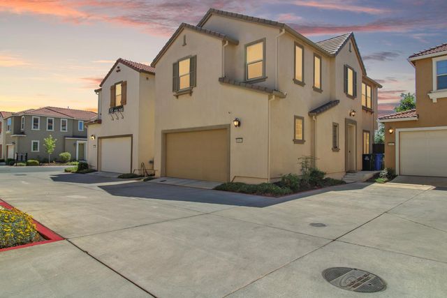 8985 Upbeat Way, Elk Grove, CA 95757